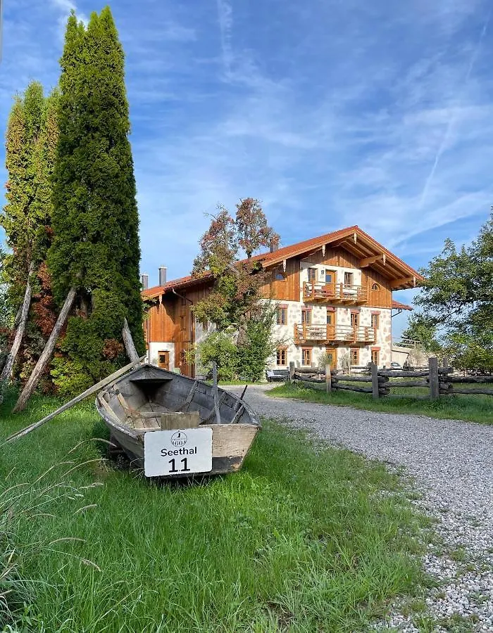 Farmhouse 1604 Übersee 0*,